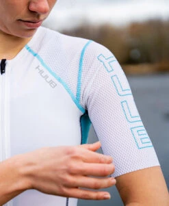 Anemoi 2 | SUB22 Aero Tri Suit White/Aqua - Women's 17 Anemoi 2 | SUB22 Aero Tri Suit White/Aqua - Women's -Athlete Outfit 04 87940136 32de 48b9 8579 ec9bdaf522f4