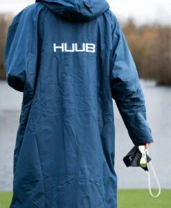 HUUB Changing Robe - Navy And Red -Athlete Outfit 10 f48a43c9 ffac 4744 bd4a 6a8e1deb3aa9