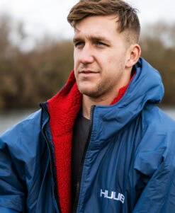 HUUB Changing Robe - Navy And Red -Athlete Outfit 11 bd6b4b6b e267 444a adfe 322bb61f054c