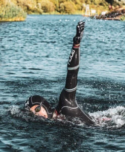 Neoprene Swim Gloves -Athlete Outfit 12 30b0803d 6c42 4c8b 999b 025cd1cac0f7