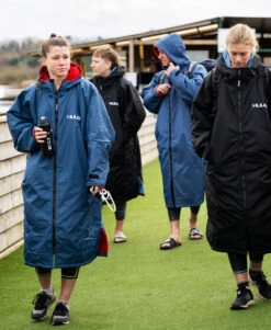 HUUB Changing Robe - Navy And Red -Athlete Outfit 13 8d97f64f 6aca 4a51 bc03 7f2d3201d5a2