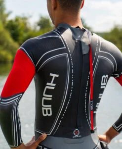 Archimedes IV Wetsuit - Mens -Athlete Outfit Archimedes IV 4 M Lifestyle Imagery3