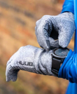 Endurance Glove -Athlete Outfit EnduranceGloves ProductImagery 03