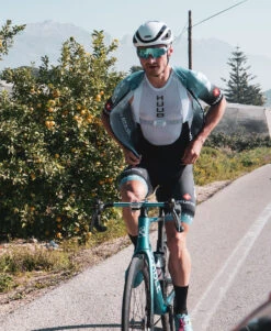 Essential Sleeveless Tech Baselayer - White 8 Essential Sleeveless Tech Baselayer - White -Athlete Outfit Essential Technical Sleeveless Base Layer HERO 02